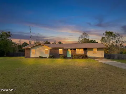 4978 Camellia Dr, Marianna, FL 32446