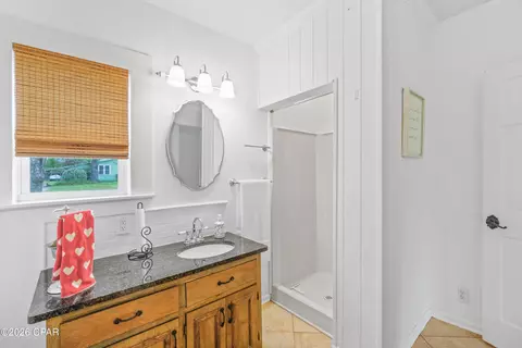 Bath - 5349 10th St, Malone, FL 32445 photo 1 of 4