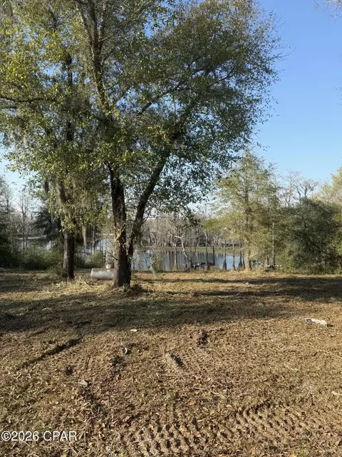 9219 S Silver Lake Rd, Fountain, FL 32438