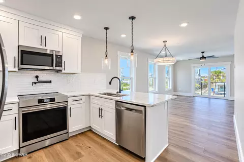 111 S 38th St #7, Mexico Beach, FL 32456