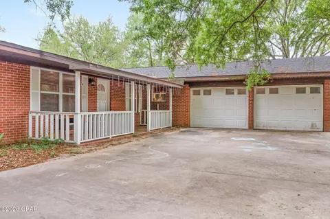 2681 Traverse Dr, Vernon, FL 32462