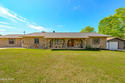 4765 Country Lake Dr, Marianna, FL 32446