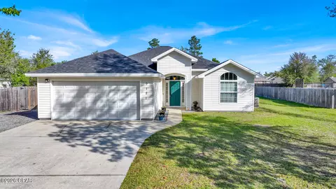 9121 Indian Bluff Rd, Youngstown, FL 32466