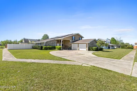 101 Limestone Ln, Panama City, FL 32405