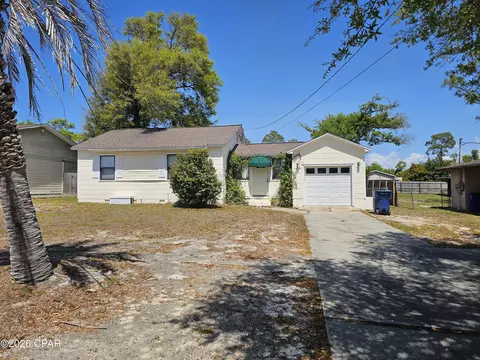 1026 W 12th Ct, Panama City, FL 32401