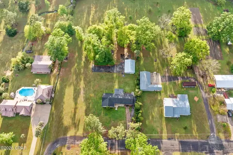 View/Area - 872 1st St, Chipley, FL 32428 photo 5 of 8