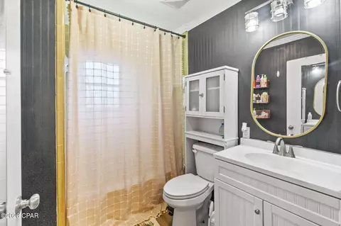 Bath - 872 1st St, Chipley, FL 32428 photo 1 of 2