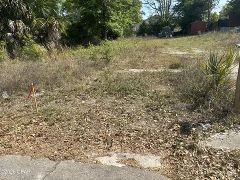 910 E 8th Ct, Panama City, FL 32401