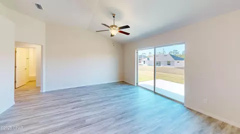 Living - 2212 Chase St, Chipley, FL 32428 photo 1 of 2