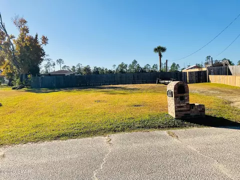 810 W 8th Street Cir, Lynn Haven, FL 32444