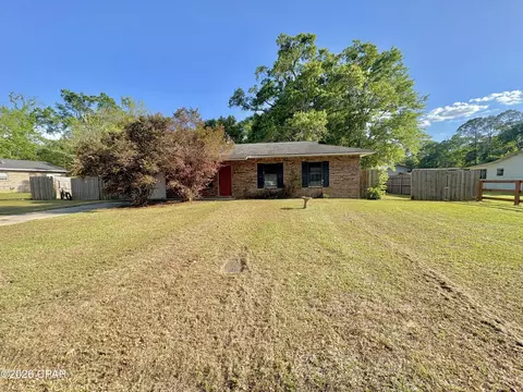 1395 Warren Ave, Chipley, FL 32428