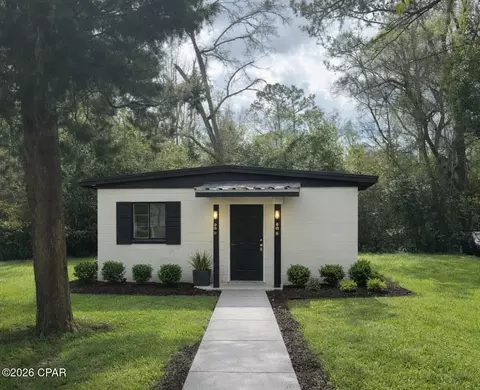 2971 Sunset Dr, Marianna, FL 32448