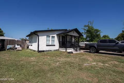 139 N Larry Dr, Panama City, FL 32404