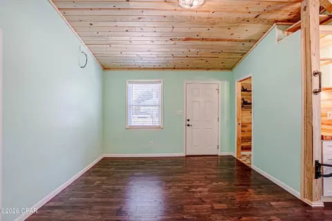 85 Our St, Vernon, FL 32462