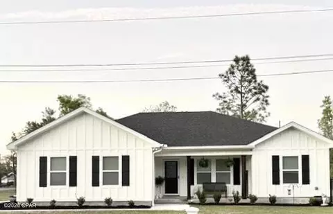 3881 Merger Dr, Chipley, FL 32428