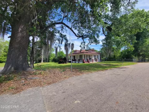 5282 Dothan St, Campbellton, FL 32426
