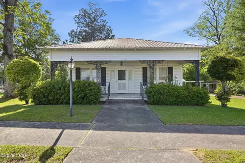 409 S Depot St, Bonifay, FL 32425