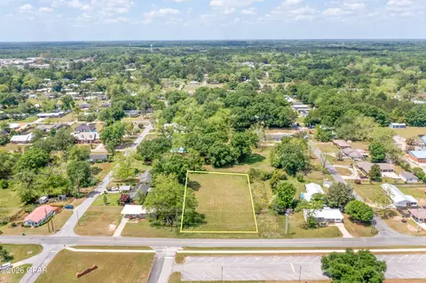 Nnn College Drive, Graceville, FL 32440