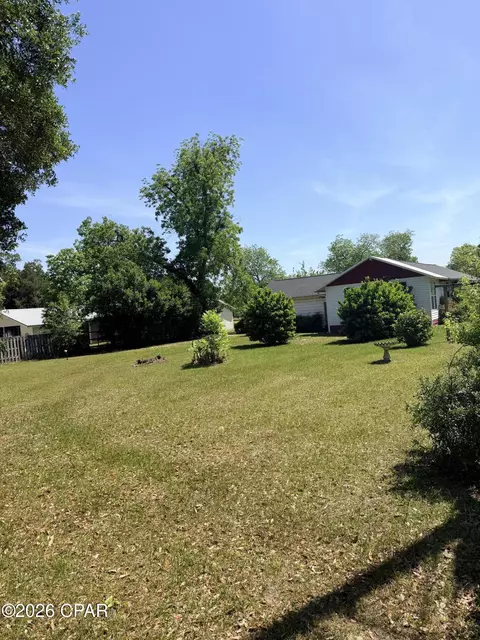 Exterior - 5373 8th St, Malone, FL 32445 photo 5 of 6