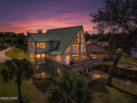 9012 Pecan St, Youngstown, FL 32466