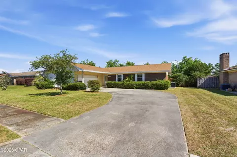 320 Alexander Dr, Lynn Haven, FL 32444