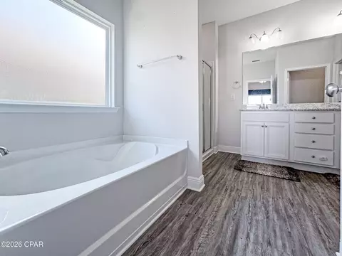 Bath - 321 Highbrook Rd, Callaway, FL 32404 photo 3 of 4
