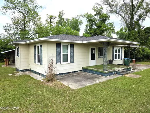 4166 Baltzell St, Marianna, FL 32446