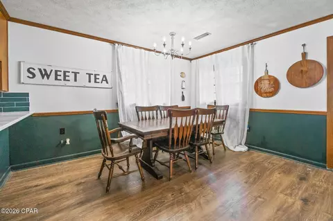 Dining - 656 4th St, Chipley, FL 32428 photo 3 of 3