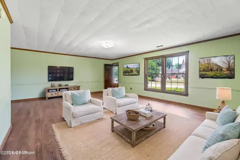 Living - 656 4th St, Chipley, FL 32428 photo 2 of 2