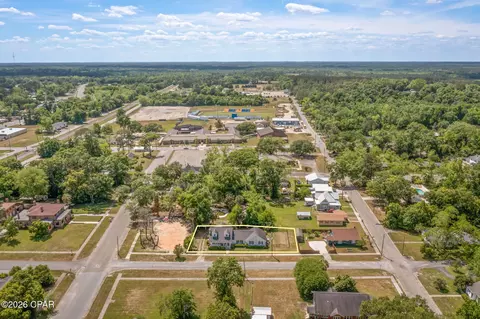 View/Area - 656 4th St, Chipley, FL 32428 photo 3 of 7