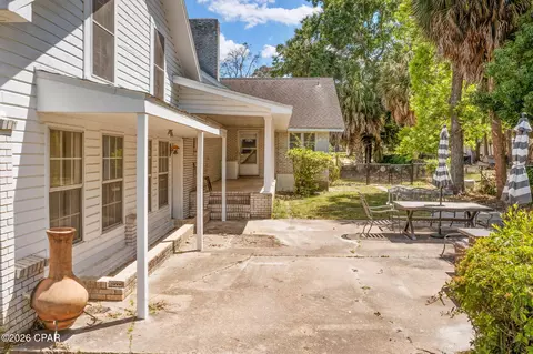 Exterior - 656 4th St, Chipley, FL 32428 photo 3 of 6