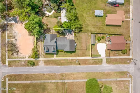 View/Area - 656 4th St, Chipley, FL 32428 photo 6 of 7