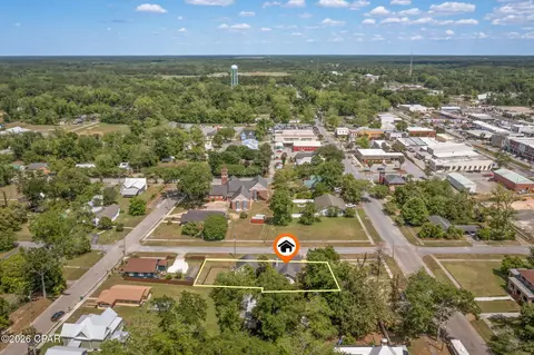 View/Area - 656 4th St, Chipley, FL 32428 photo 1 of 7