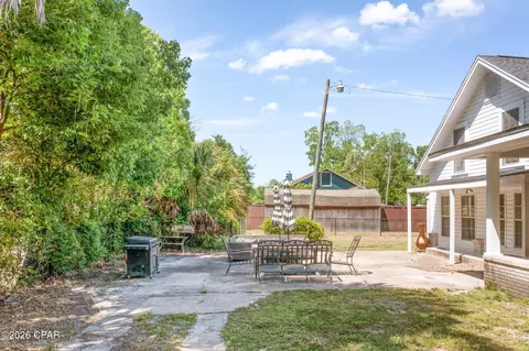 Exterior - 656 4th St, Chipley, FL 32428 photo 1 of 6