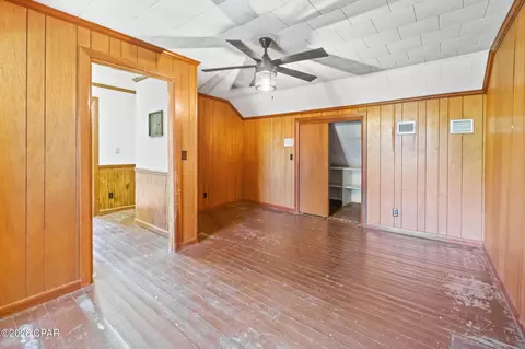 Bedroom - 656 4th St, Chipley, FL 32428 photo 3 of 7