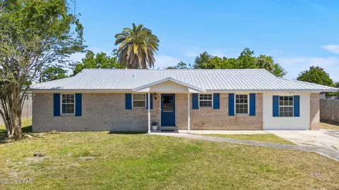1812 Airport Cir, Panama City, FL 32405