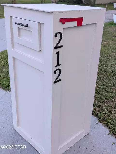 212 Montana Ave, Lynn Haven, FL 32444