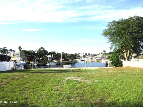 1420 Trout Dr, Panama City, FL 32408