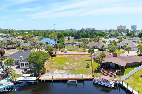 1420 Trout Dr, Panama City, FL 32408