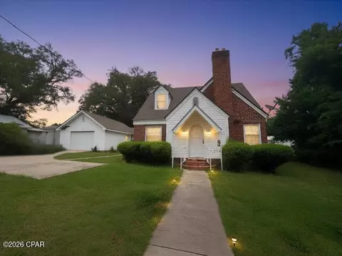 4392 Kelly Ave, Marianna, FL 32446