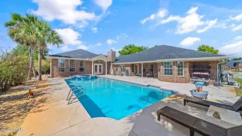 2835 Longleaf Rd, Panama City, FL 32405