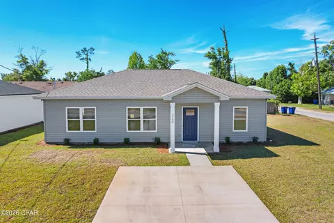 229 W 13th St, Panama City, FL 32401