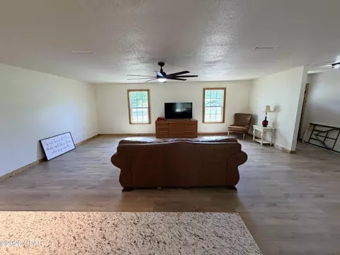 Living - 5455 11th St, Malone, FL 32445 photo 2 of 3