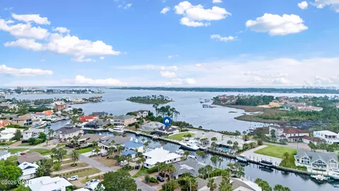 559 Wahoo Rd, Panama City Beach, FL 32408