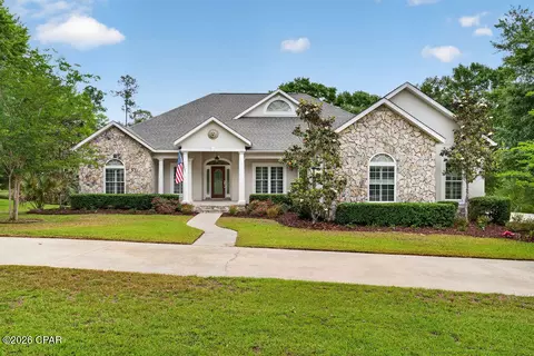 1138 Pine Bluff Dr, Chipley, FL 32428