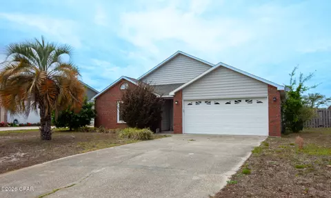 215 Gulf Aire Dr, Port St Joe, FL 32456