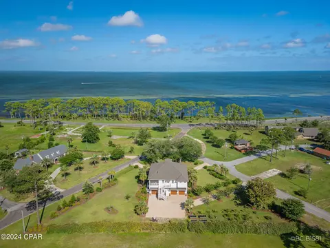 107 Dupont Dr, Port St Joe, FL 32456