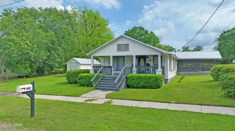 402 E Pennsylvania Ave, Bonifay, FL 32425