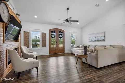 Entry Way - 434 Tinker Ln, Chipley, FL 32428 photo 1 of 1