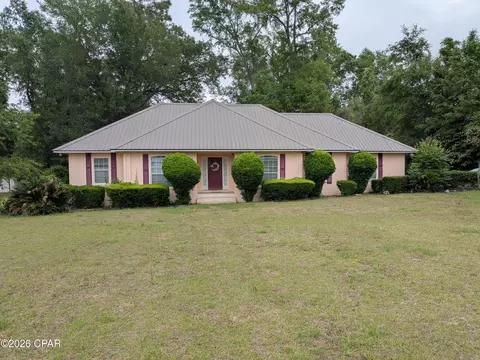 4710 The Oaks Dr, Marianna, FL 32446